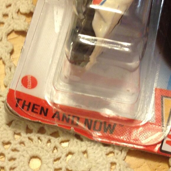 Hot Wheels Ford GT Then and Now 2021 - Picture 6 of 6